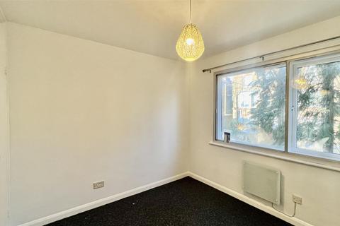 1 bedroom apartment to rent, 14 Pownall Gardens, Hounslow TW3
