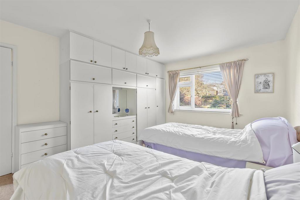 Bed 1 2.jpg