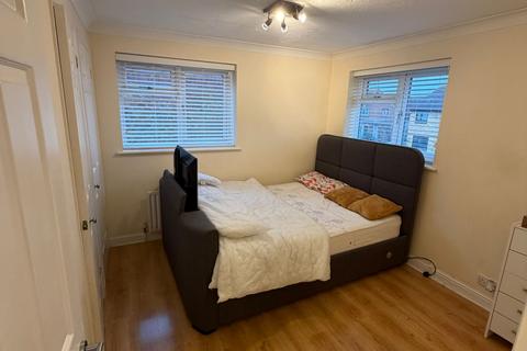 1 bedroom end of terrace house to rent, Alder Close, Cippenham, Slough, SL1 5DQ