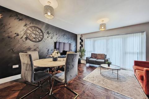3 bedroom house for sale, Meyers Close, Slough
