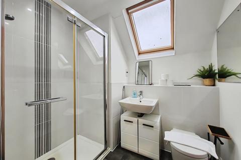 3 bedroom house for sale, Meyers Close, Slough