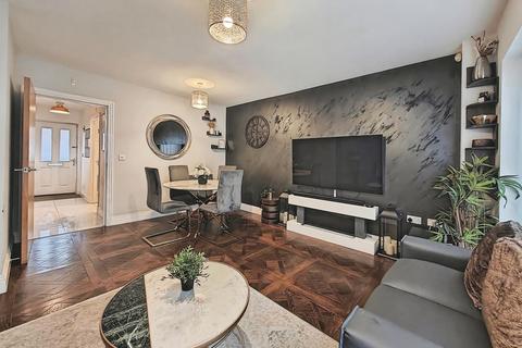 3 bedroom house for sale, Meyers Close, Slough