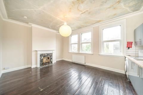 3 bedroom maisonette to rent, Stanstead Road, London SE6