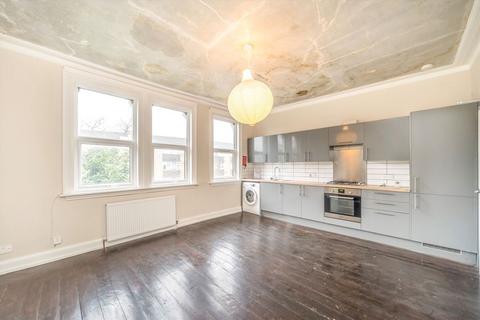 3 bedroom maisonette to rent, Stanstead Road, London SE6