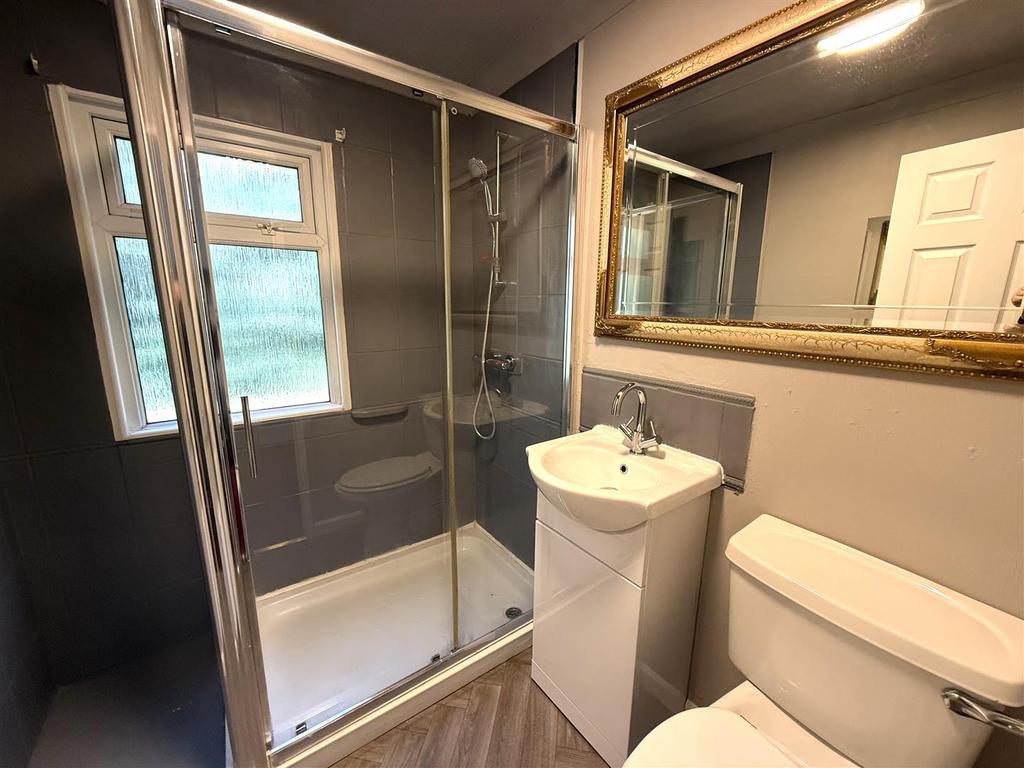 58 lower new bath.jpeg