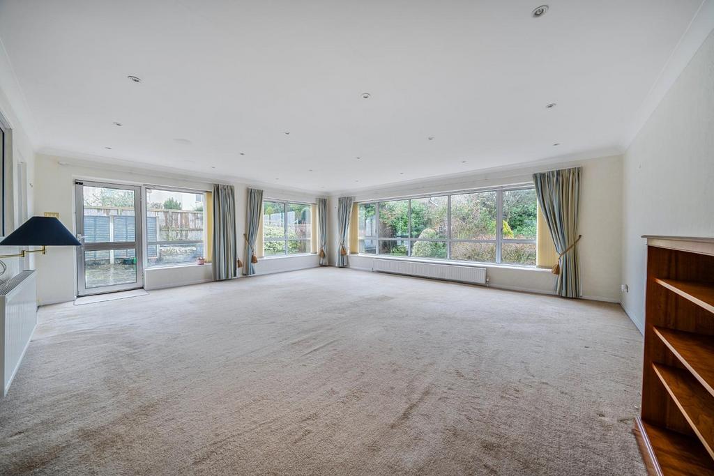Reception room 1.jpg
