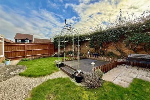 3 bedroom detached house for sale, Nevis Close, Sparcells, Swindon
