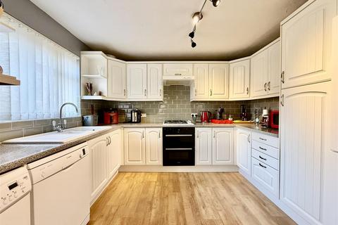 3 bedroom detached house for sale, Nevis Close, Sparcells, Swindon