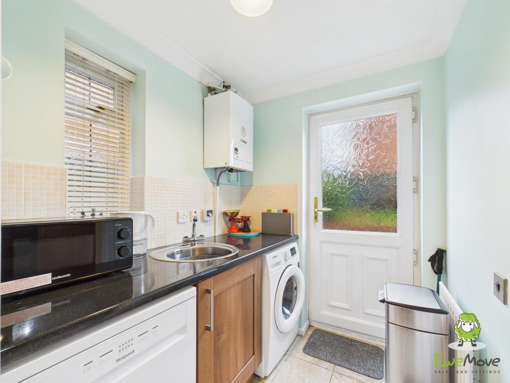 Ewe Move Estate Agents Basingstoke - Wood Close - U