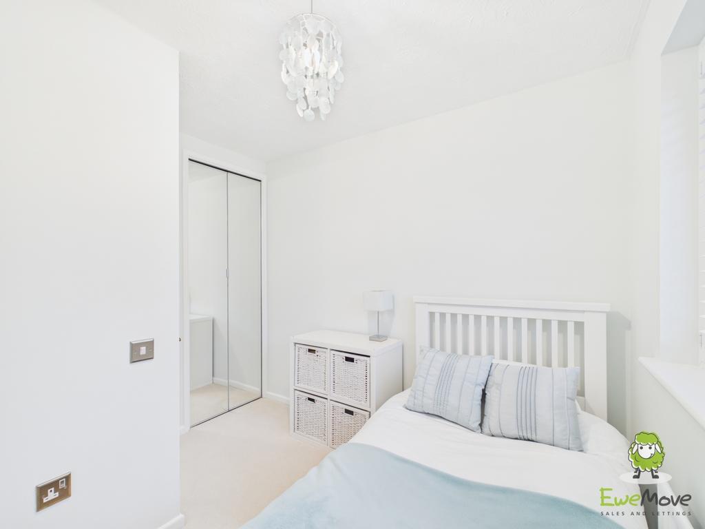 Ewe Move Estate Agents Basingstoke - Wood Close - B