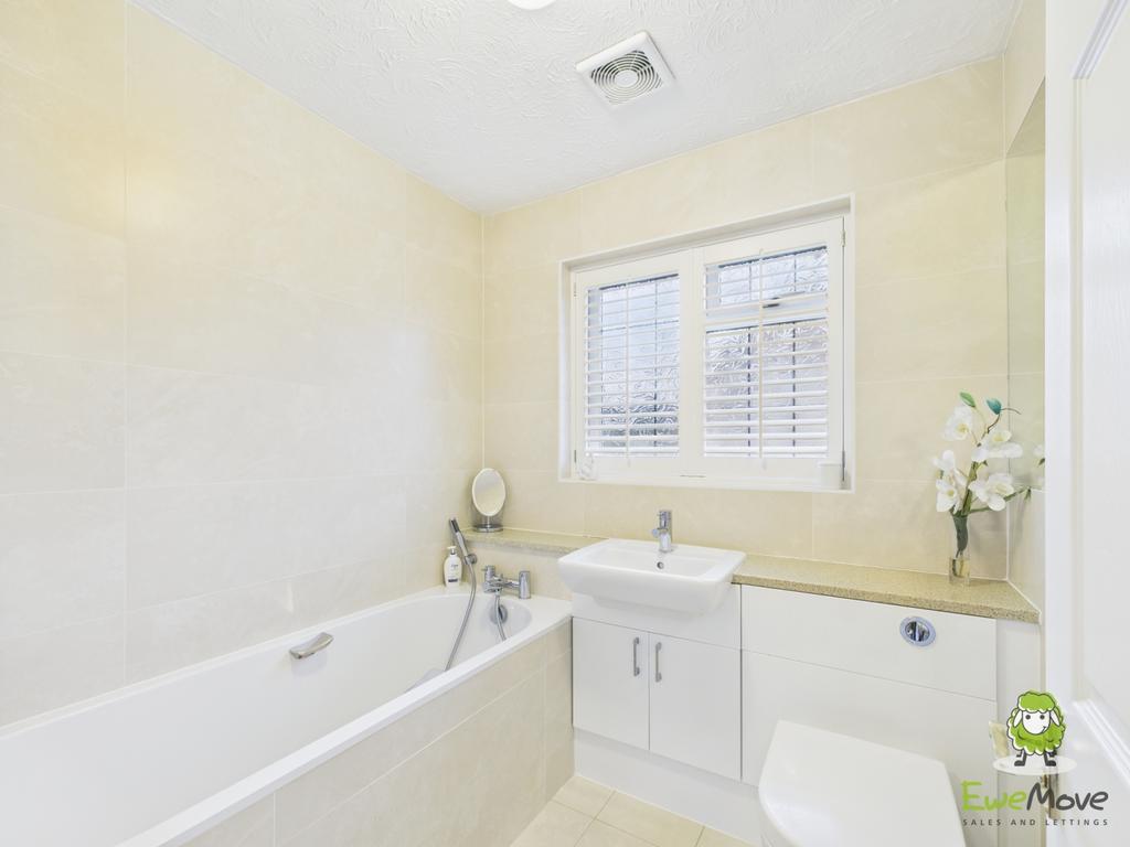 Ewe Move Estate Agents Basingstoke - Wood Close - F