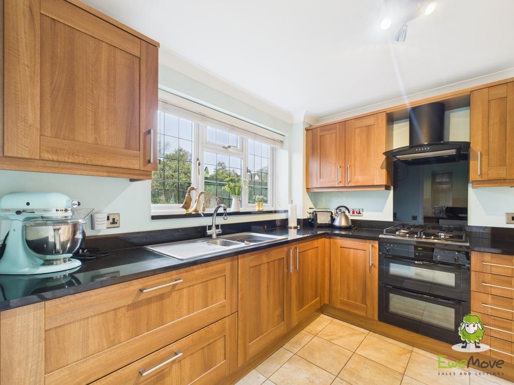 Ewe Move Estate Agents Basingstoke - Wood Close - K