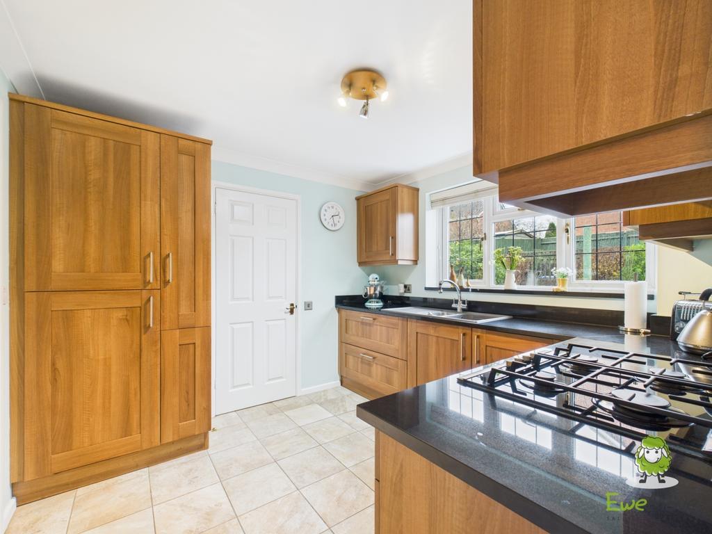 Ewe Move Estate Agents Basingstoke - Wood Close - K