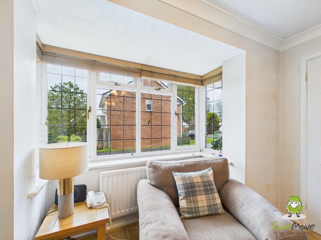 Ewe Move Estate Agents Basingstoke - Wood Close - L