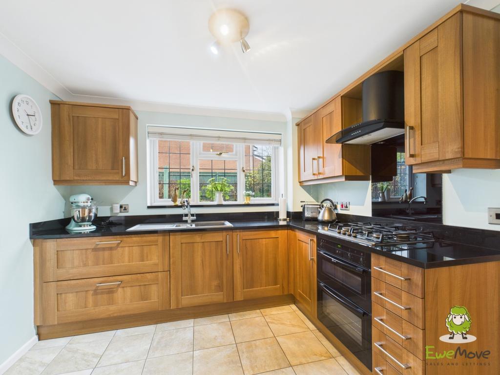 Ewe Move Estate Agents Basingstoke - Wood Close - K