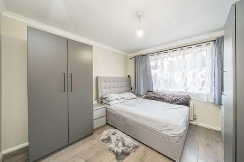 2 bedroom maisonette for sale, Heath Grove, Sunbury-On-Thames TW16