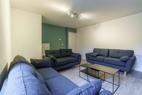 1 bedroom in a house share to rent, *Bills Inclusive Room* Rothbury Terrace, Heaton