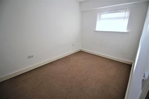 undefined, Liverpool L19