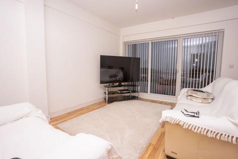 undefined, Liverpool L19