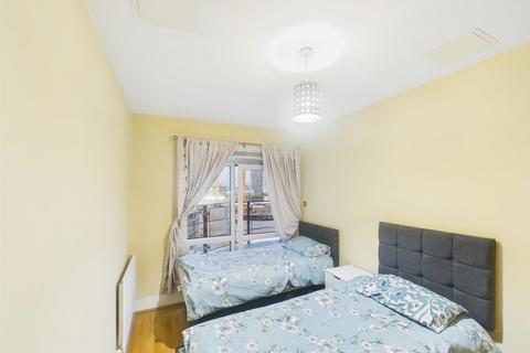 2 bedroom apartment to rent, Flat 113 Warren House, Beckford Close, Warwick Road, London