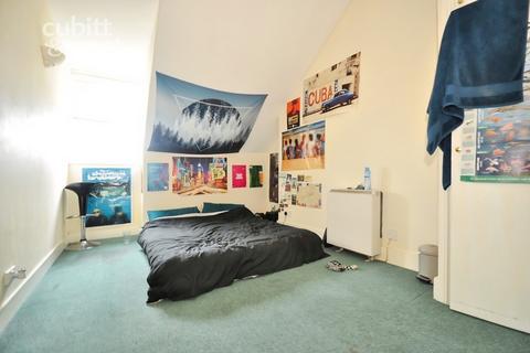 2 bedroom apartment to rent, AVAILABLE IMMEDIATELY, Church Road, BN3