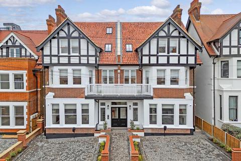 undefined, 5-7 Westcliff Avenue, Westcliff-on-Sea SS0