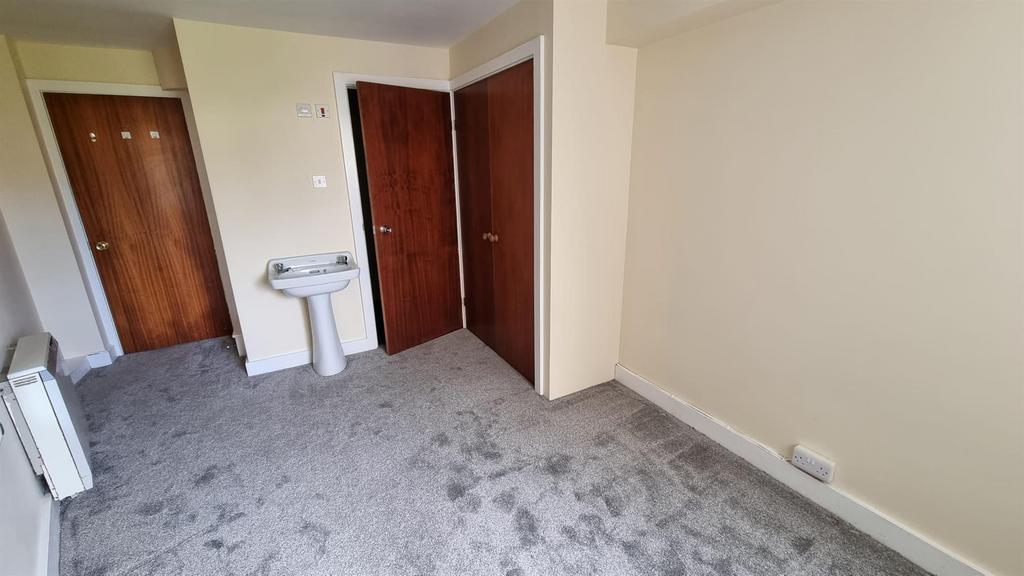 Bedroom 1.jpeg