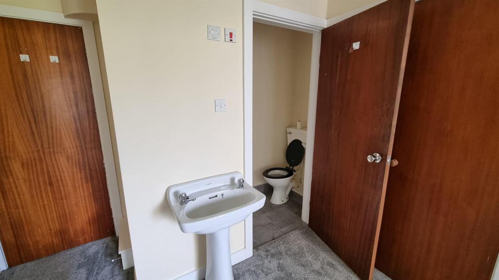 Toilet.jpeg