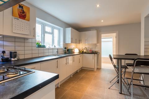 1 bedroom flat to rent, Derwent Grove East Dulwich SE22