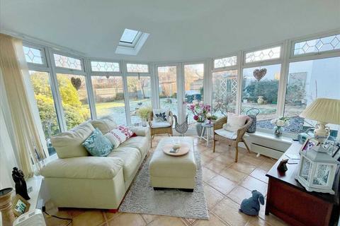 undefined, Reddings Avenue, Bushey, WD23.