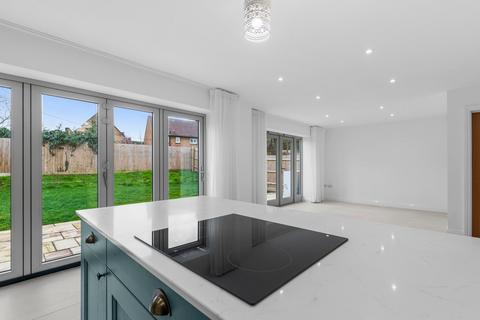 4 bedroom detached house for sale, Benfield Close, Northend, Southam, CV47