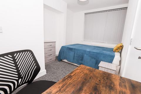 5 bedroom terraced house to rent, Leven Street, Middlesbrough