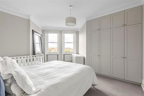 3 bedroom flat for sale, Castelnau Mansions, London SW13