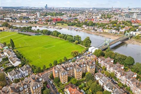 3 bedroom flat for sale, Castelnau Mansions, London SW13