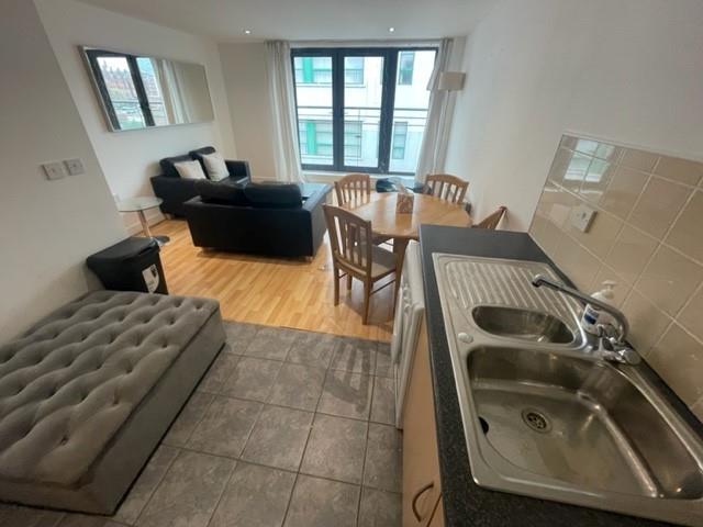 18 Kitchen 3.jpg
