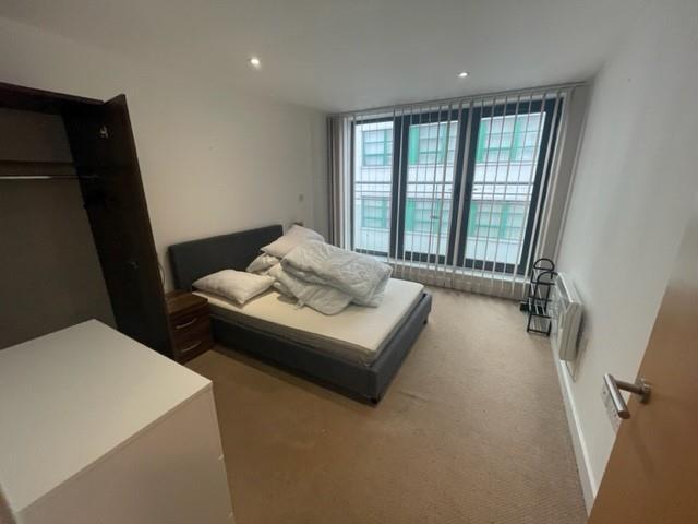 18 Bedroom.jpg