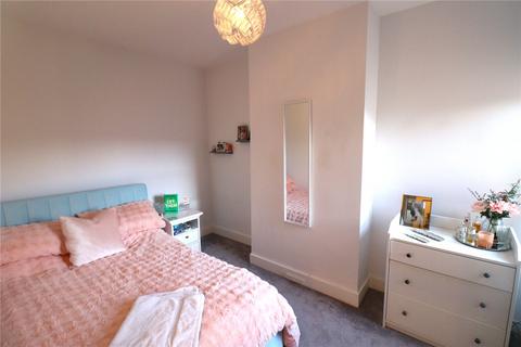 3 bedroom terraced house to rent, Oxhey Avenue, Watford WD19