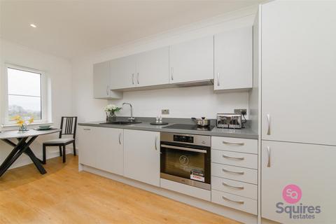 1 bedroom flat for sale, Great North Way, London