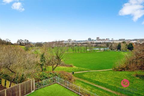 1 bedroom flat for sale, Great North Way, London