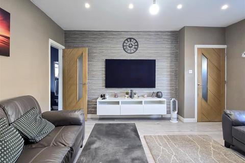 undefined, Estcourt Road, Bradford BD7