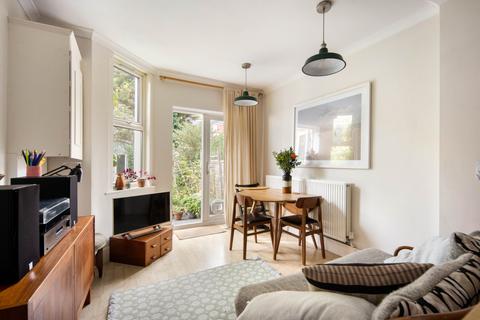2 bedroom flat for sale, Cotesbach Road, London, E5