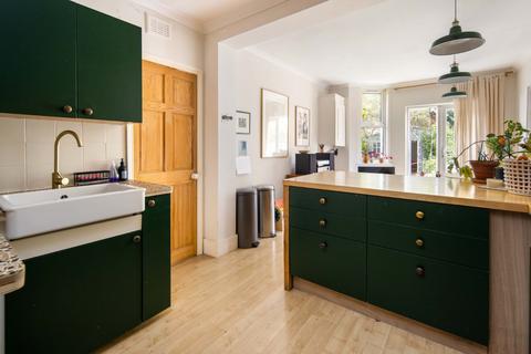 2 bedroom flat for sale, Cotesbach Road, London, E5