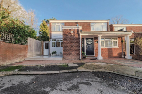 4 bedroom detached house for sale, Kynaston Wood, Harrow HA3