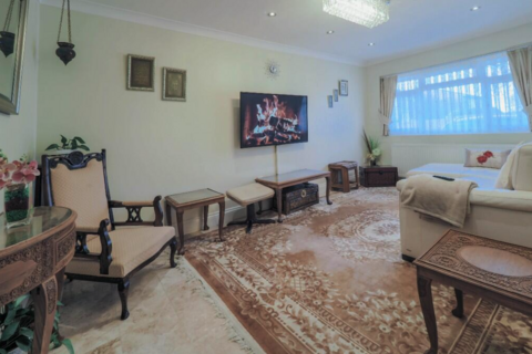 4 bedroom detached house for sale, Kynaston Wood, Harrow HA3