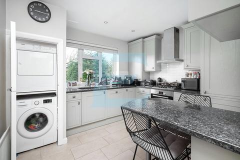 2 bedroom maisonette for sale, Byron Court, Byron Road, Mill Hill, London, NW7