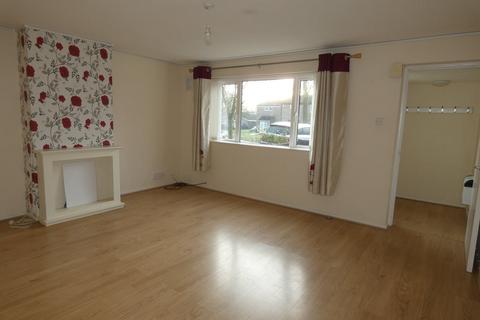 3 bedroom terraced house to rent, Florence Barclay Close, Thetford, IP24 1TB