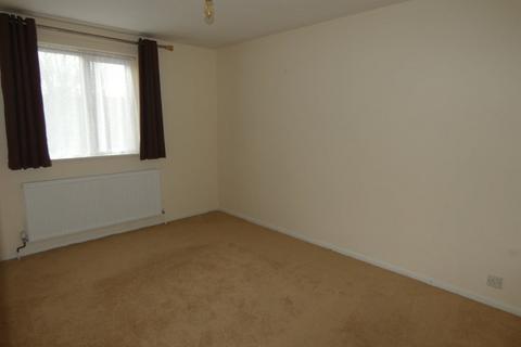3 bedroom terraced house to rent, Florence Barclay Close, Thetford, IP24 1TB