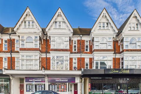 2 bedroom flat to rent, South Street, Little Chelsea, Eastbourne, BN21