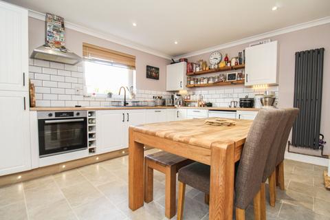 3 bedroom terraced house for sale, Portsmouth Road, Southampton SO19