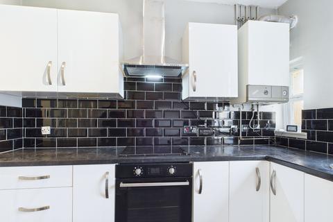 2 bedroom flat to rent, 102 Whitburn Street